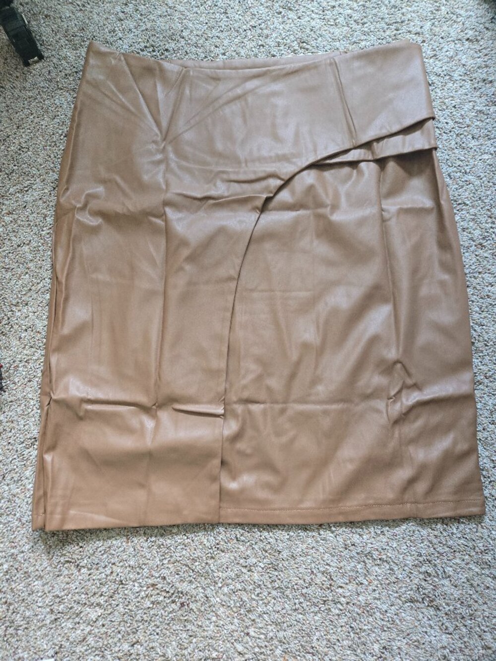 NWT Choosy brand Brow tan faux leather midi wrap skirt with a side bow detail 1X